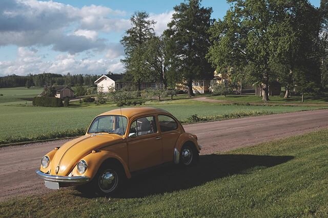 Roadtrip with the murderwagen. Recorded a podcast with a gentleman from these premises. Internet points for you if you know the place and therefore the podcast guest. #hunting #beetle #vw #vwbeetle #finland #metsästys #podcast #kupla