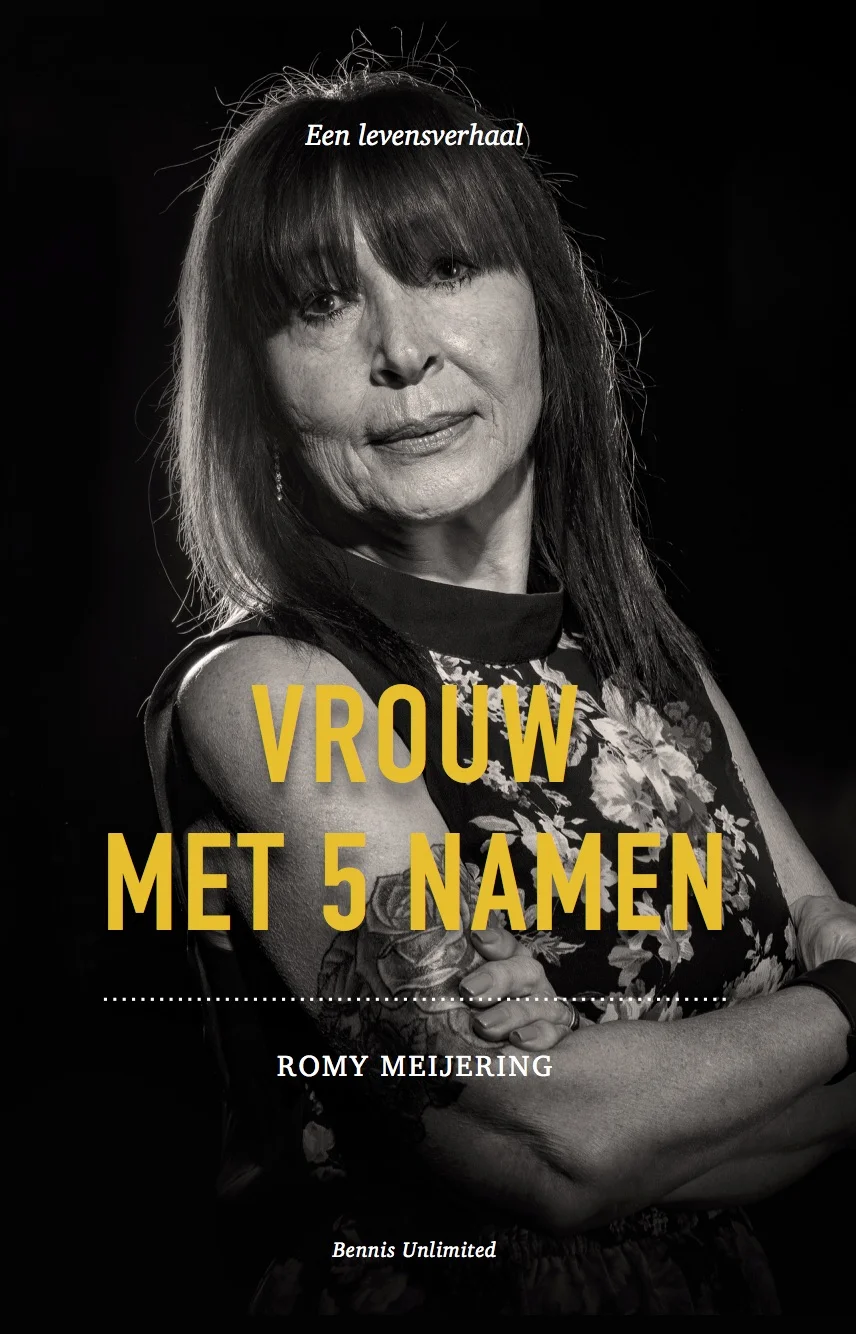Cover Vrouw met 5 namen.jpg