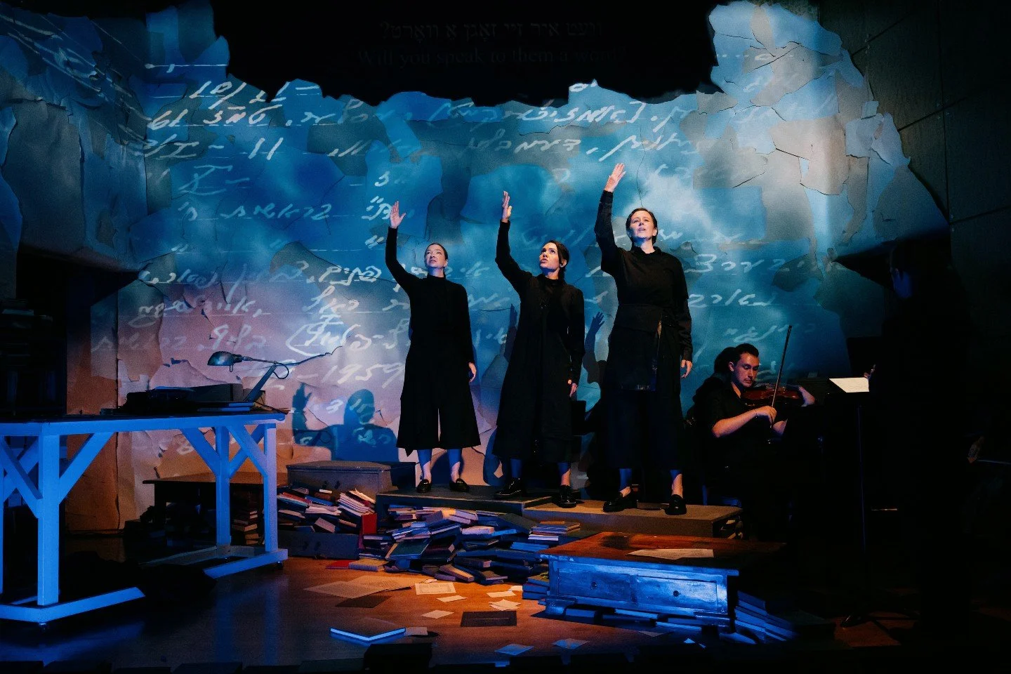 #flashbackfriday to one year ago, when THE GREAT DICTIONARY OF THE YIDDISH LANGUAGE made its world premiere!

In September 2025, @weisera (music) and Ben Kaplan (libretto) brought the remarkable true story of Yiddish linguist Yudel Mark and his unfin