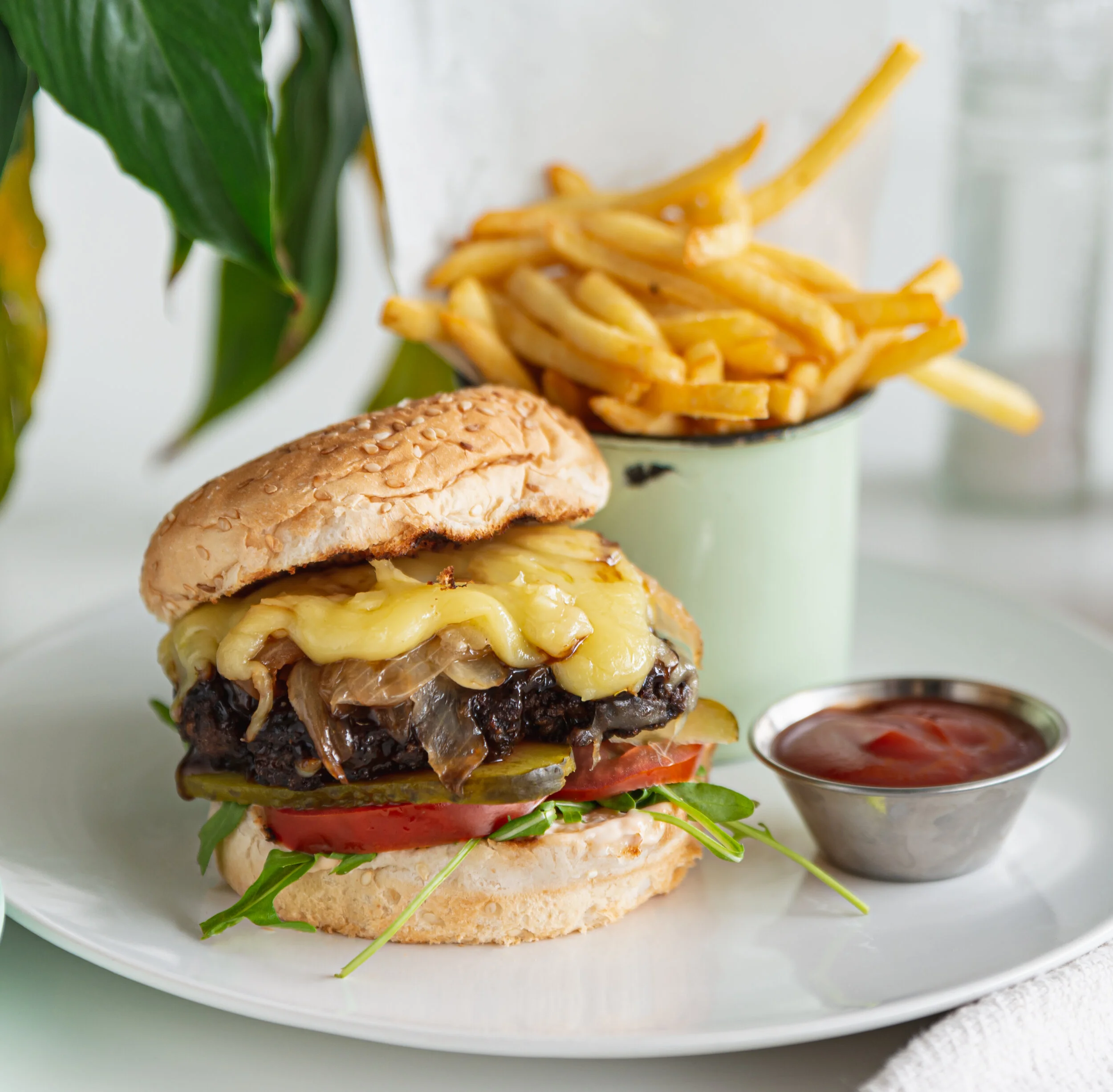 Oh Honey_Oct 2020_HR_Cheese Burger_02.jpg