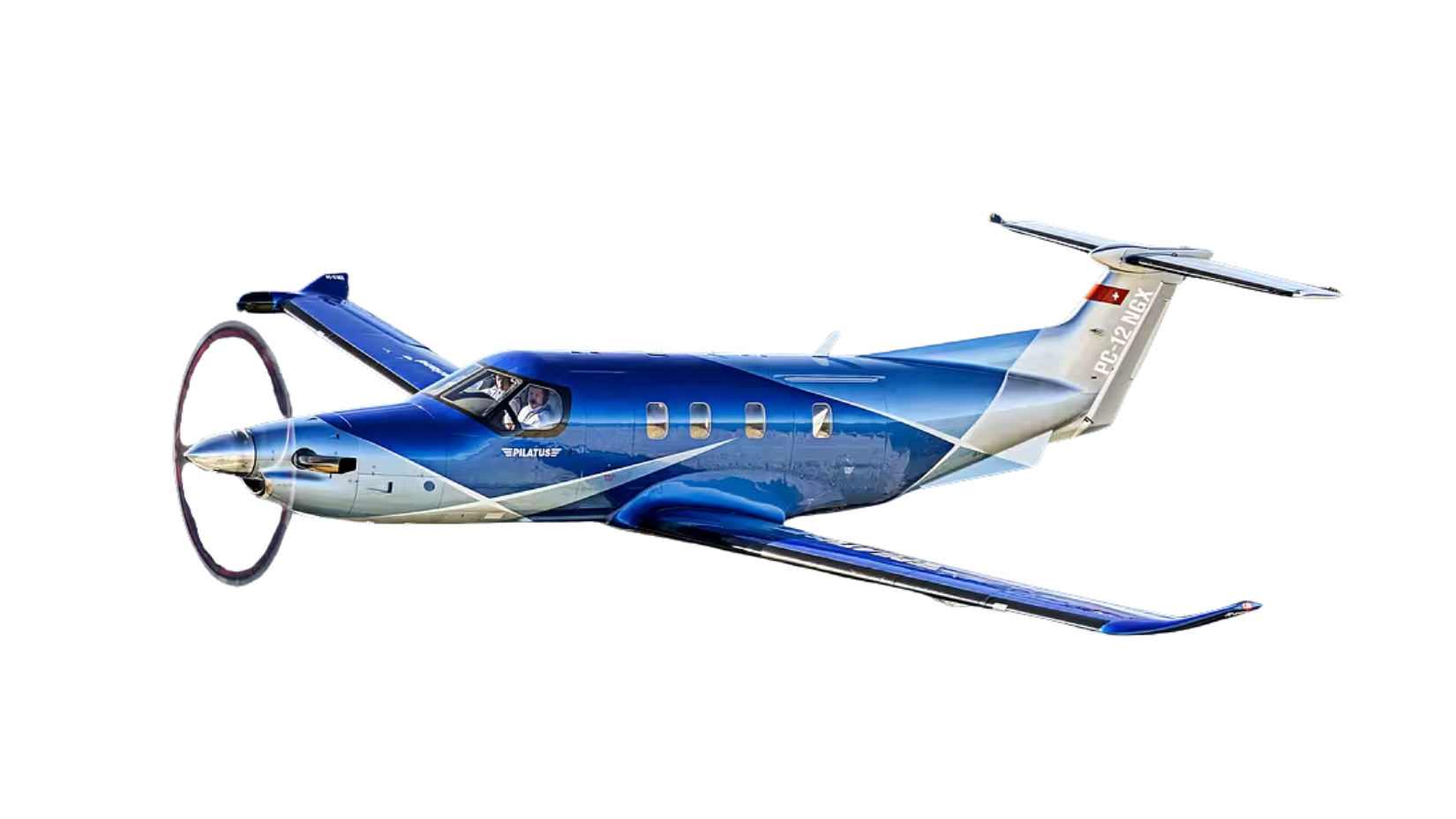 Ein Privatflugzeug in blauer und silberner Farbgebung mit rot-weißem Schweizerkreuz auf dem Heck, das fliegt.