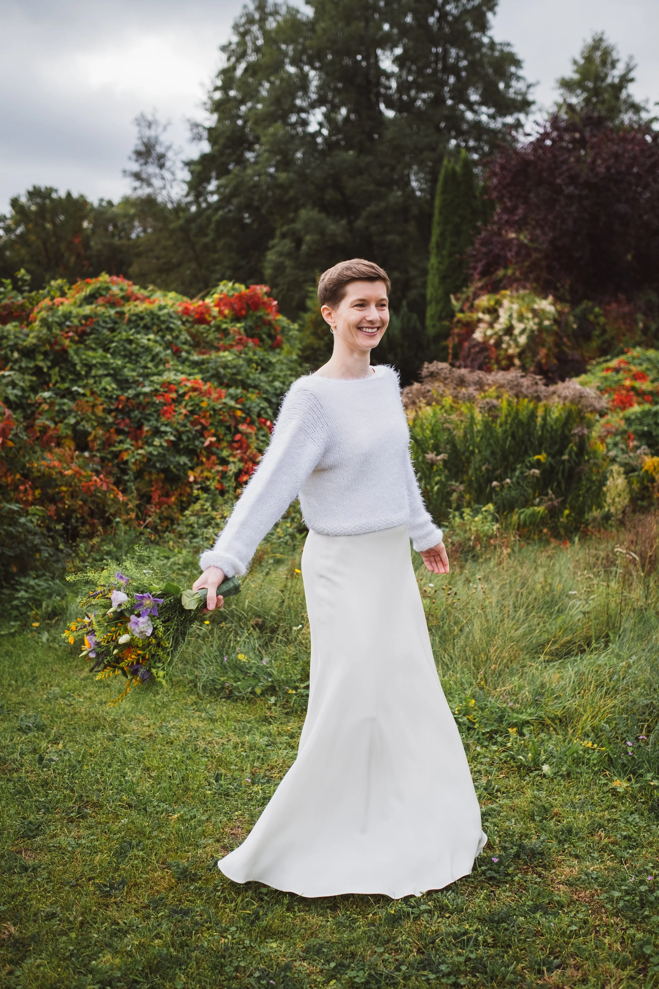 Braut im Garten der Mühle Tornow