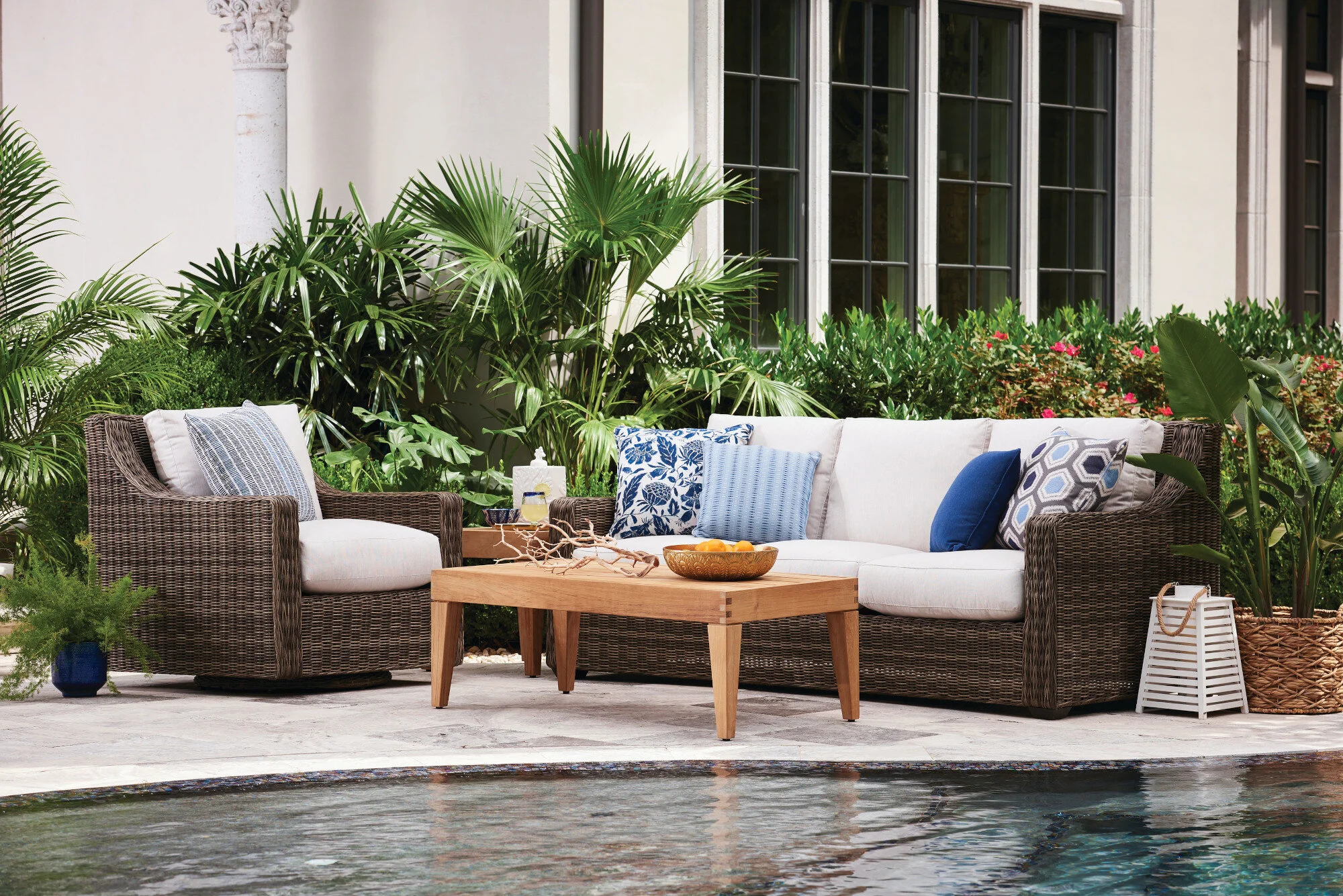 Seasons Too Outdoor Furniture by Lane Venture