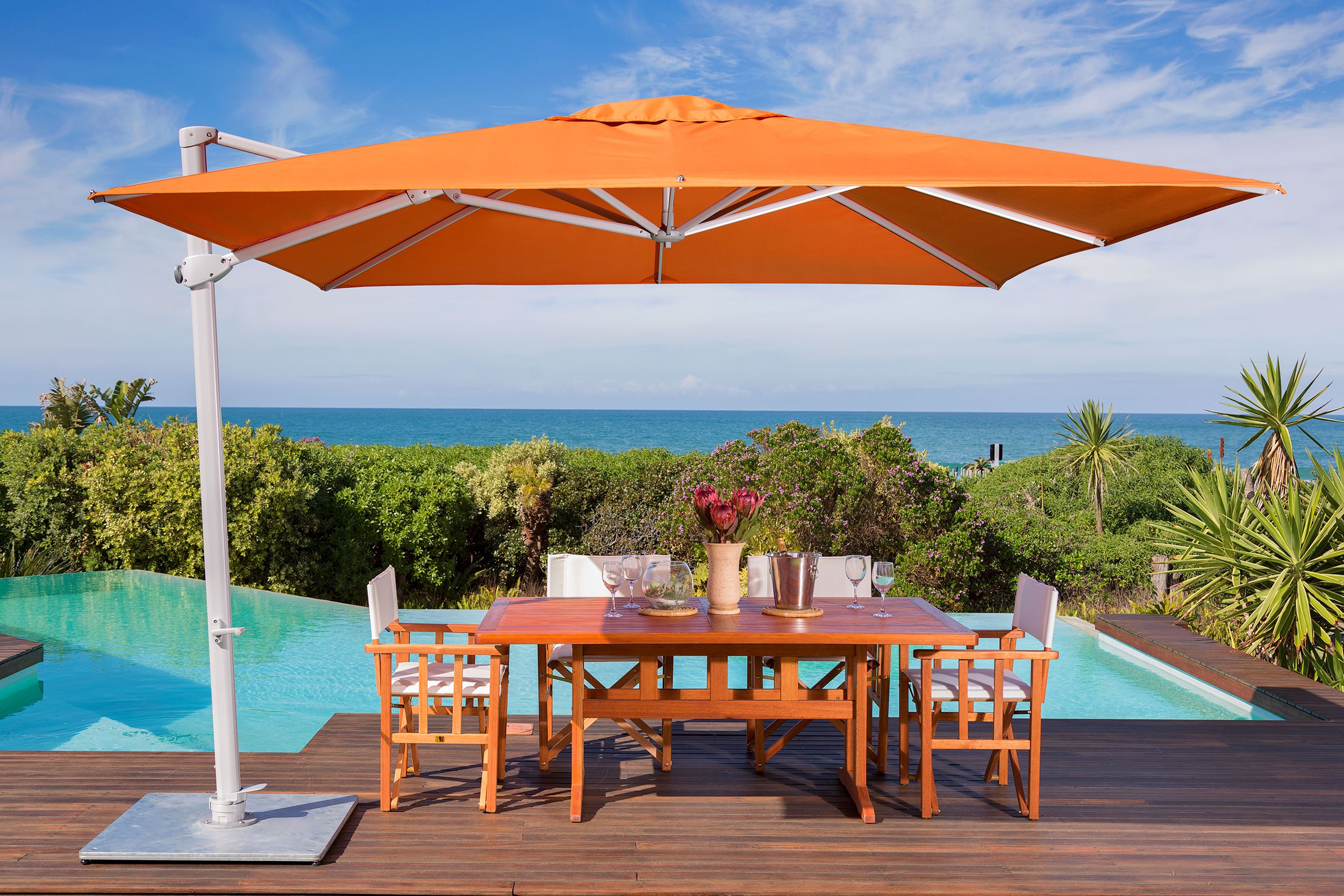 Pavone Cantilever Umbrella