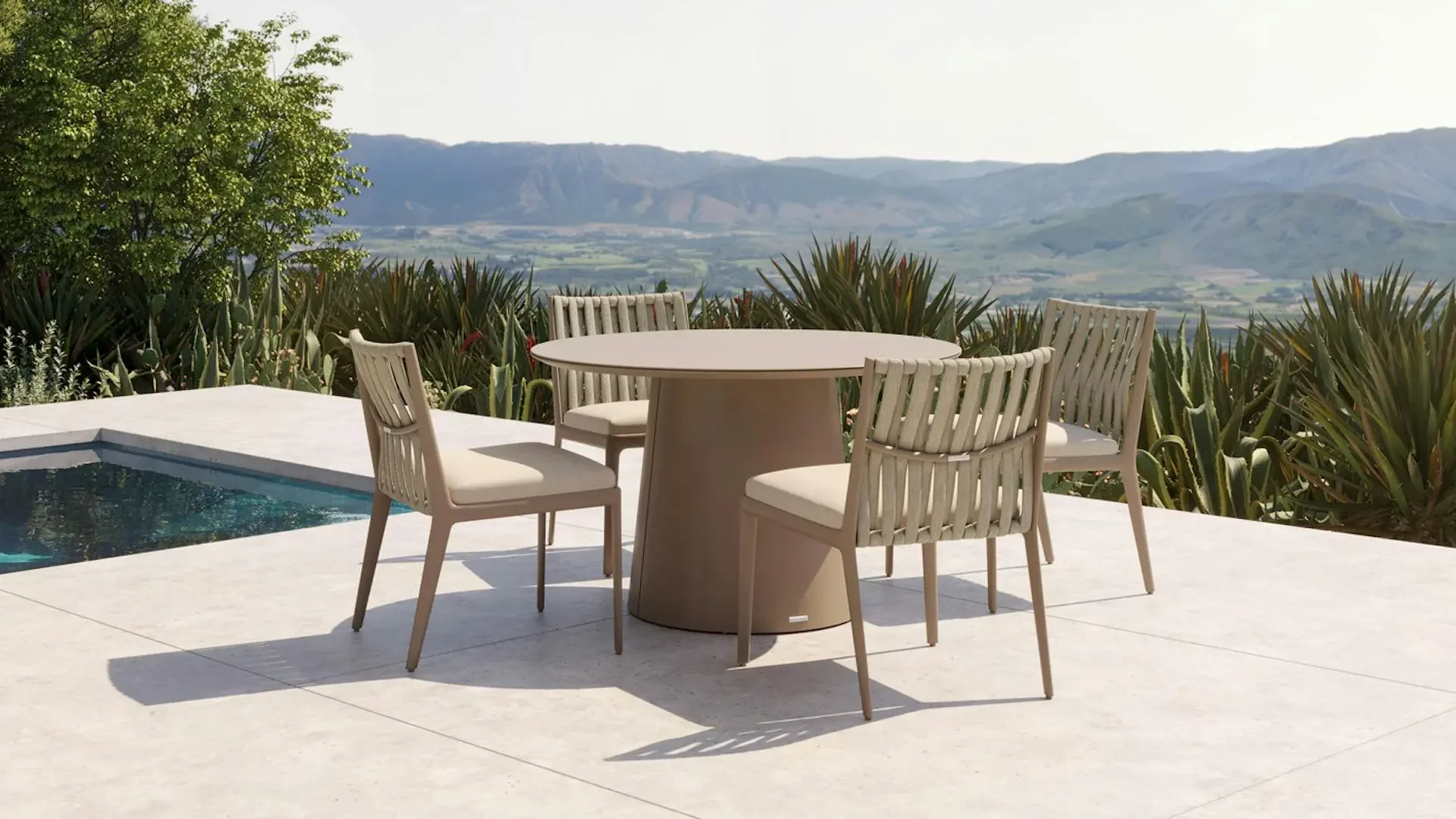 Brown Jordan | Atlas Dining Table