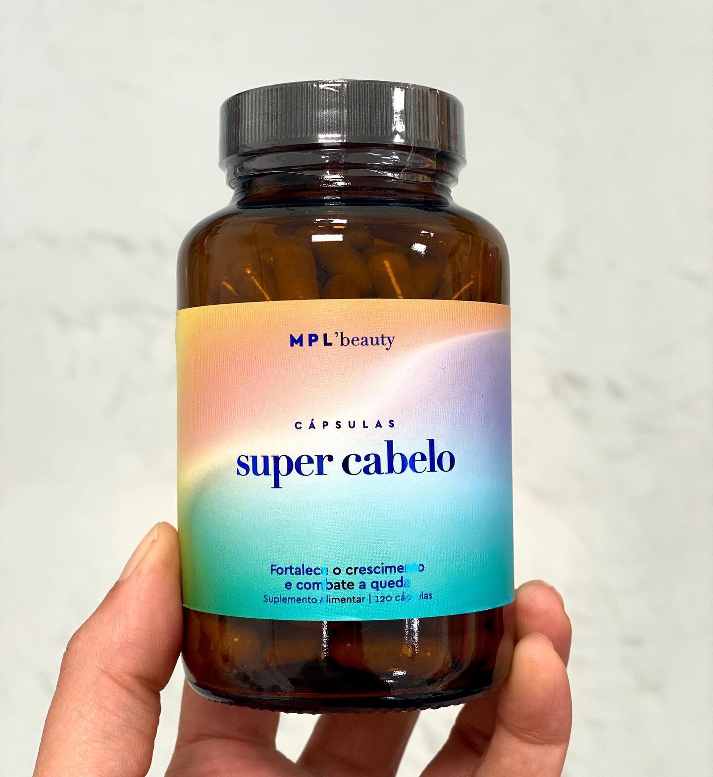 NOVAS C&Aacute;PSULAS SUPER CABELO // finalmente (depois de mais de um ano de formula&ccedil;&atilde;o) j&aacute; temos as novas c&aacute;psulas SUPER CABELO. S&atilde;o mais eficazes e completas.
.
S&atilde;o os mesmos ingredientes (t&atilde;o queri