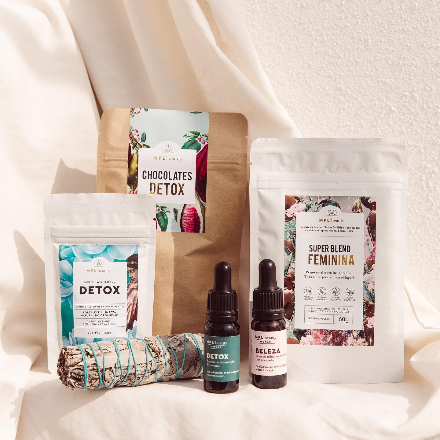 RESET// Nova esta&ccedil;&atilde;o = come&ccedil;ar do 0! 
Adoro fazer uma limpeza profunda ao organismo algumas vezes por ano, principalmente nestes novos &ldquo;recome&ccedil;os&rdquo; 🙌 
Criei este kit Detox para tornar essa limpeza de corpo, men