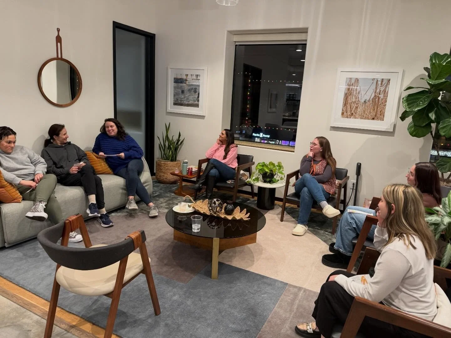 Love a good girls night❤️ #meaningfulconversarion #tubshvat huge shout out to @sarahfreyman9 for leading our awesome flower workshop!