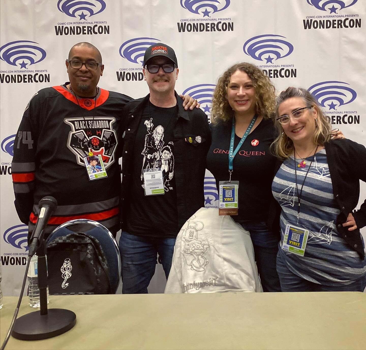 A great day two @wondercon  with amazing panels with @brandoneastonwriter @shannonericdenton @kristine.huntley @thatdistantfire @rhymeswithcapri  Nat Yonce and Daniel Jun Kim