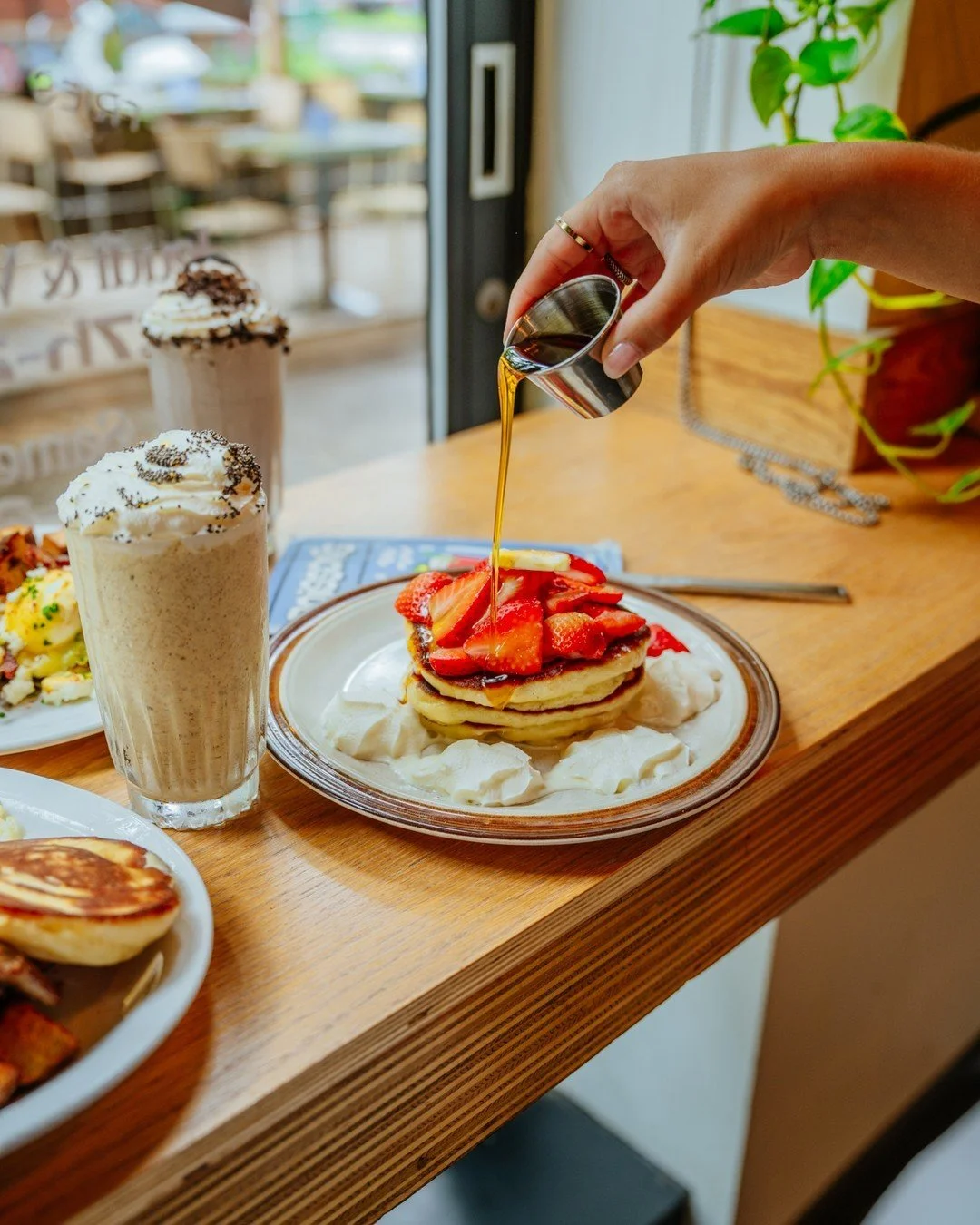 Un brunch savoureux pour bien commencer ta journ&eacute;e.🍓