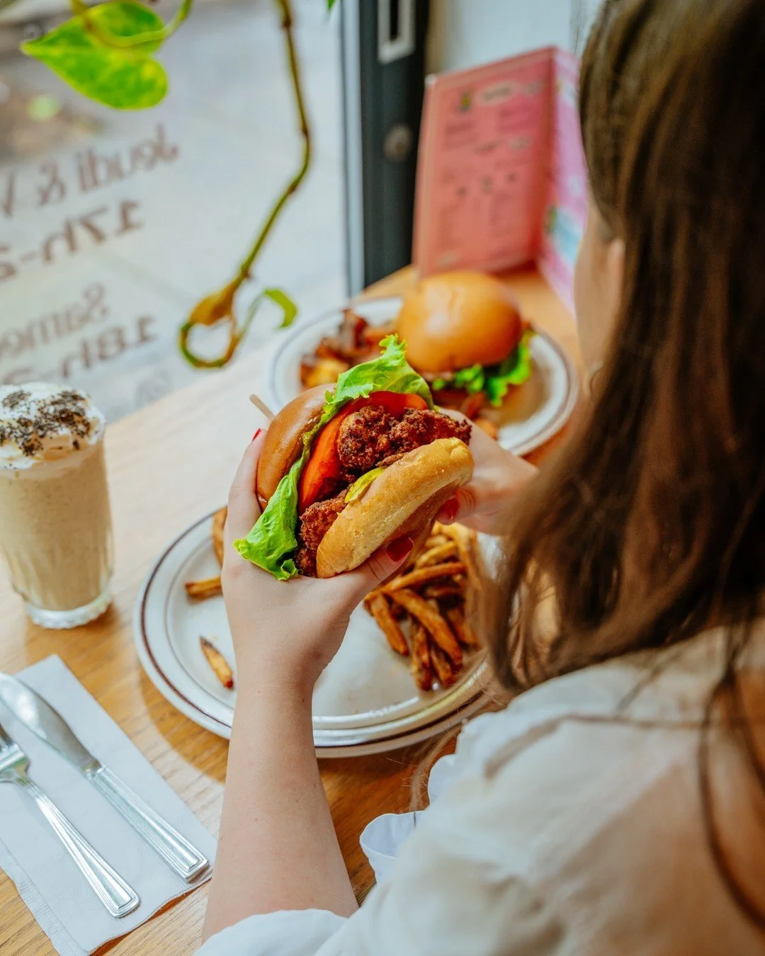 Commence ta journ&eacute;e avec un bon d&eacute;jeuner au Faberg&eacute;.✨

📍5 Av. Fairmount O, Montr&eacute;al, QC