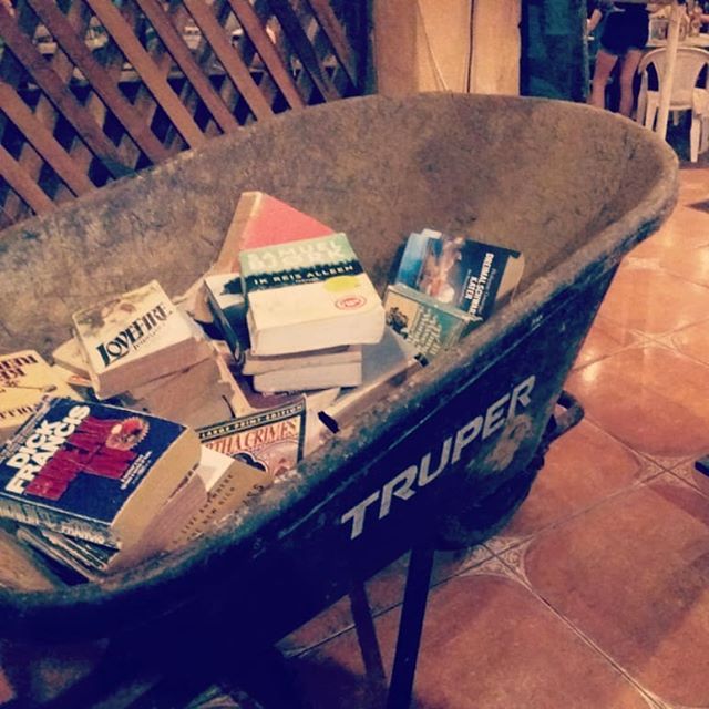 Bringing in loads of old books for exchange here at Tasty! Come take a look, take a book and leave one for us to enjoy 📖💕 Oh and we also unearthed a wide selection of fun games to try while having a cold beer at the bar. Friday night is Game Night!