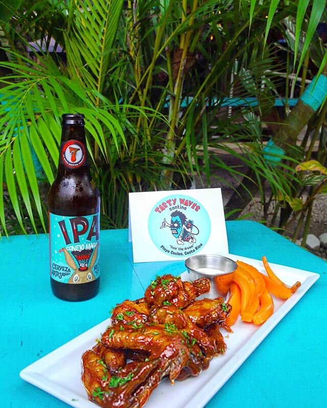 Mmm wings! Come get your wing on today, we're open till 8 for delivery (2750 0507 delivery till 7pm) and take out and in house dining!

What's your favourite wing sauce? We gotta go with the Barbelo - the perfect mix of spicy buffalo and tangy sweet 
