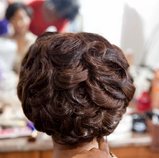 These days my self-care routine is so detailed and I&rsquo;m enjoying it. It may not last forever but at the moment this pampering is nice. .
.
.
.
#weddinghair #weddingdetails #selfcare #pamperyourself #selflove #weddingdaybliss #brideready #brideph