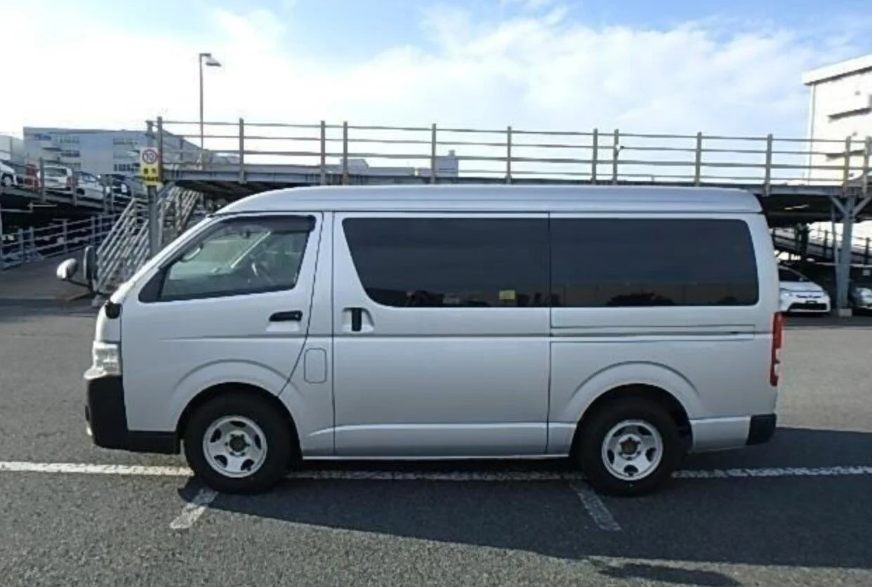 Toyota Hiace Wagon 2013