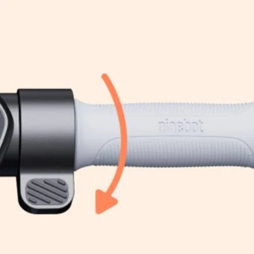 Segway by Ninebot C2 Pro regulerer fart på vanlig måte.jpg