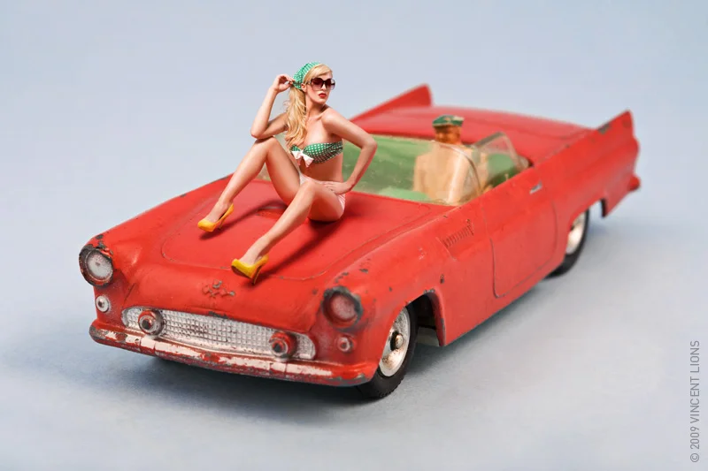 Sarah_car@800.jpg