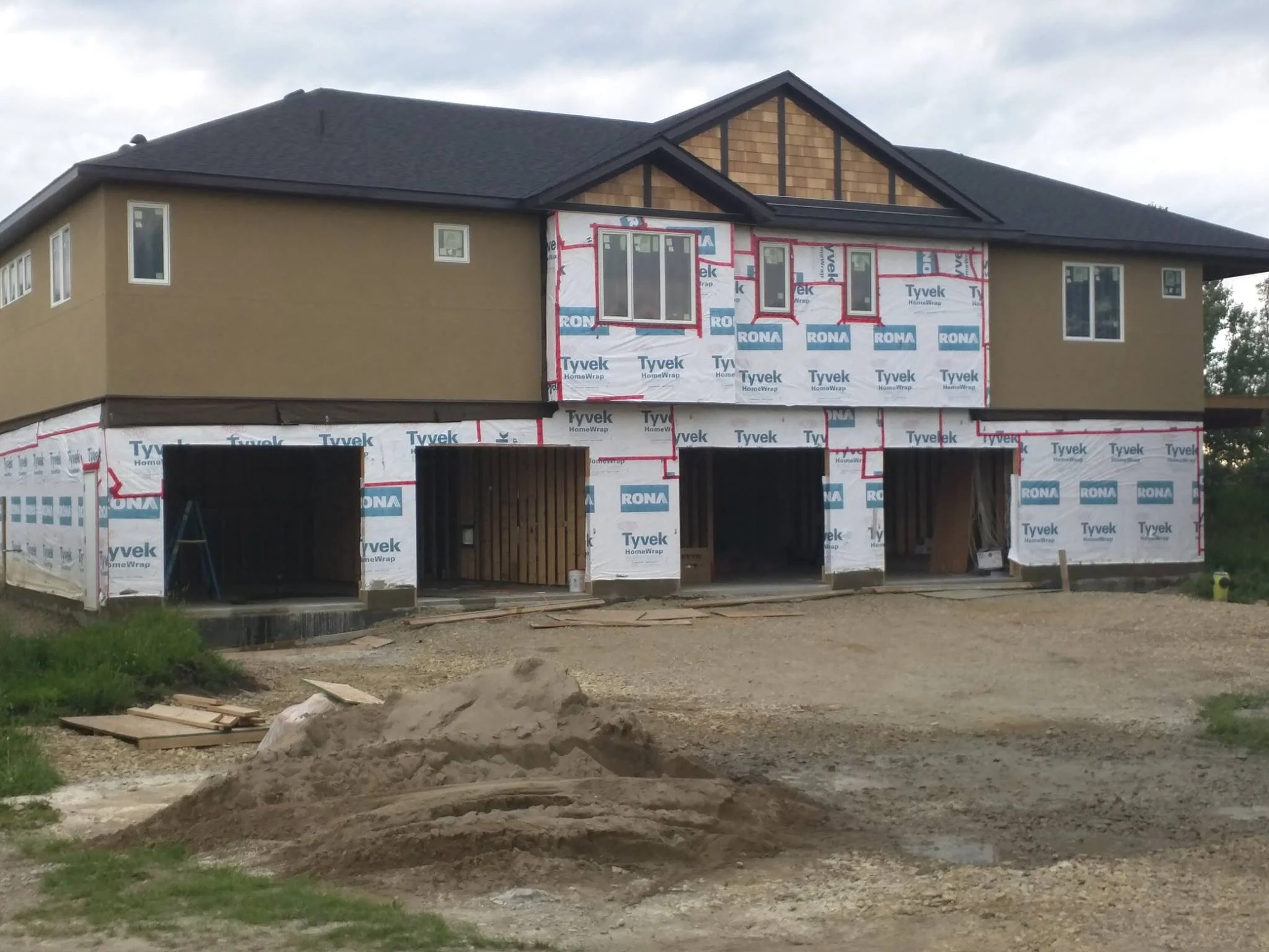 stucco farmhouse.jpg