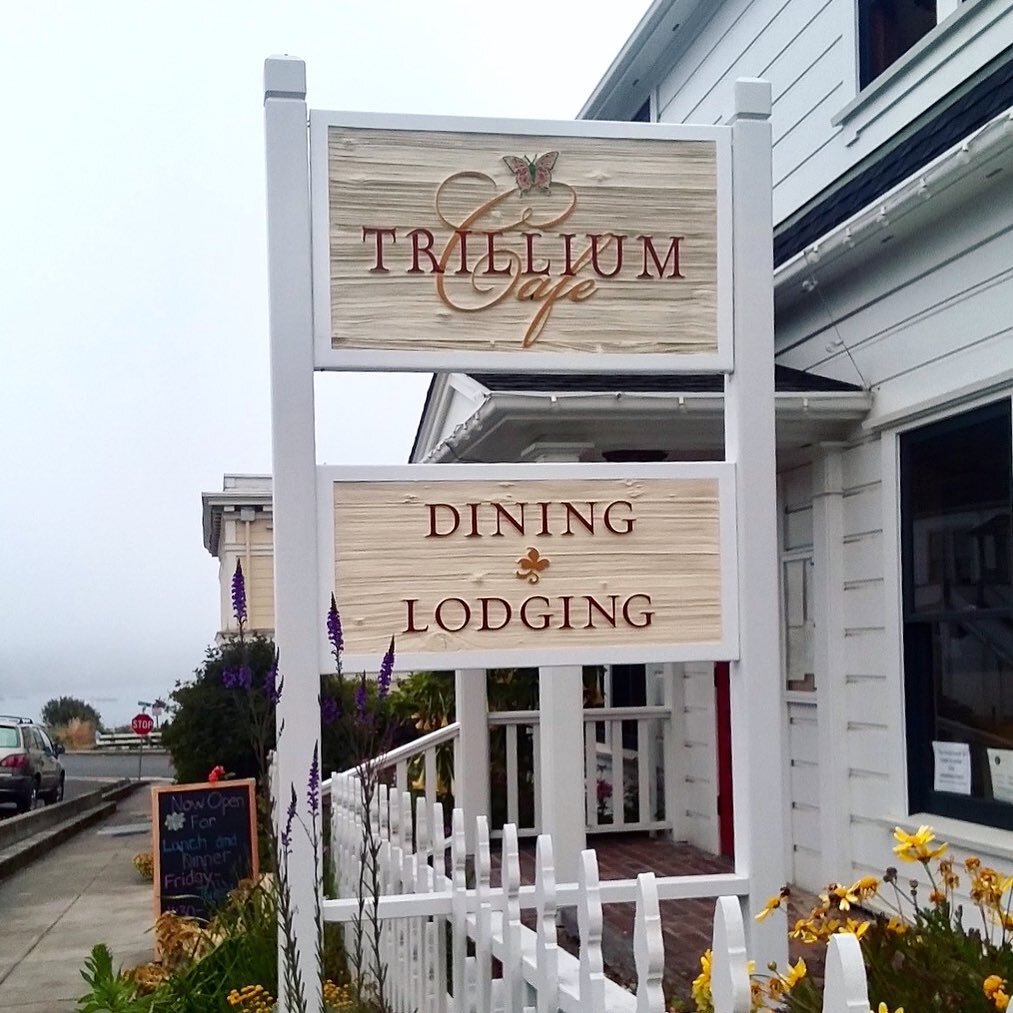 We replaced the signs we had painted on plywood several years ago with the sand carved old growth redwood signs for @trilliumcafeandinn