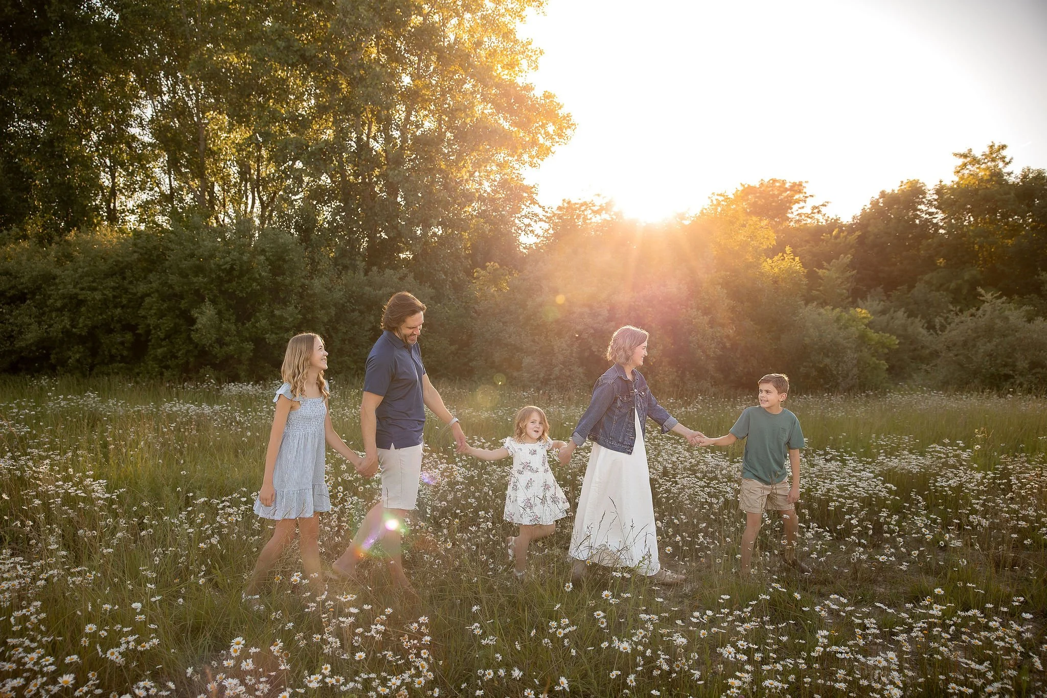 Estock_AA41_June03,2026_KelliPorterCreative_AC_Daisy.jpg