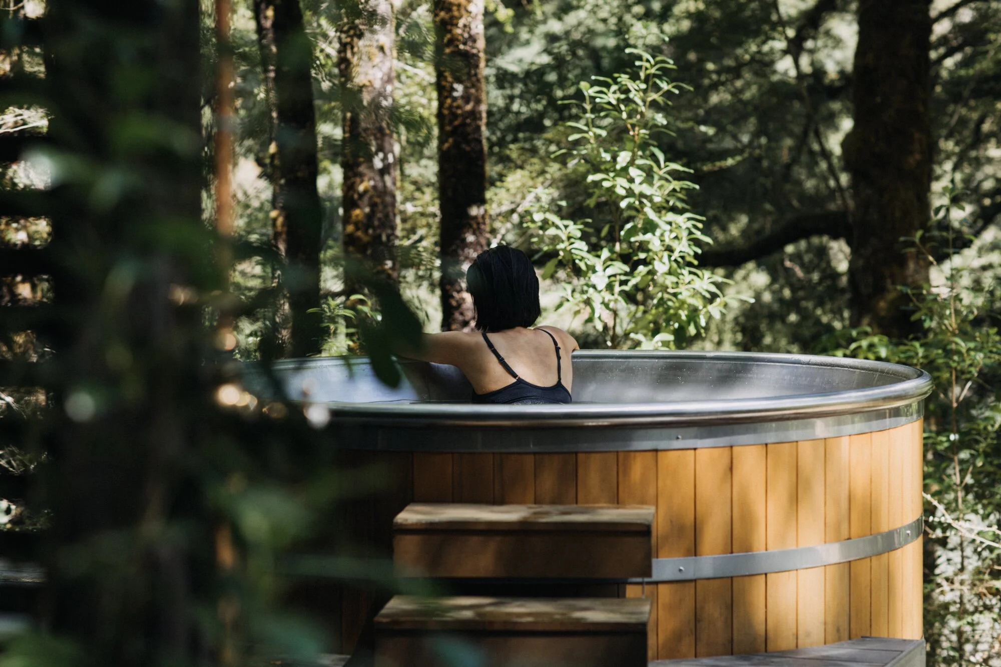 Relaxing outdoor spa Maruia River Retreat NZ South Island