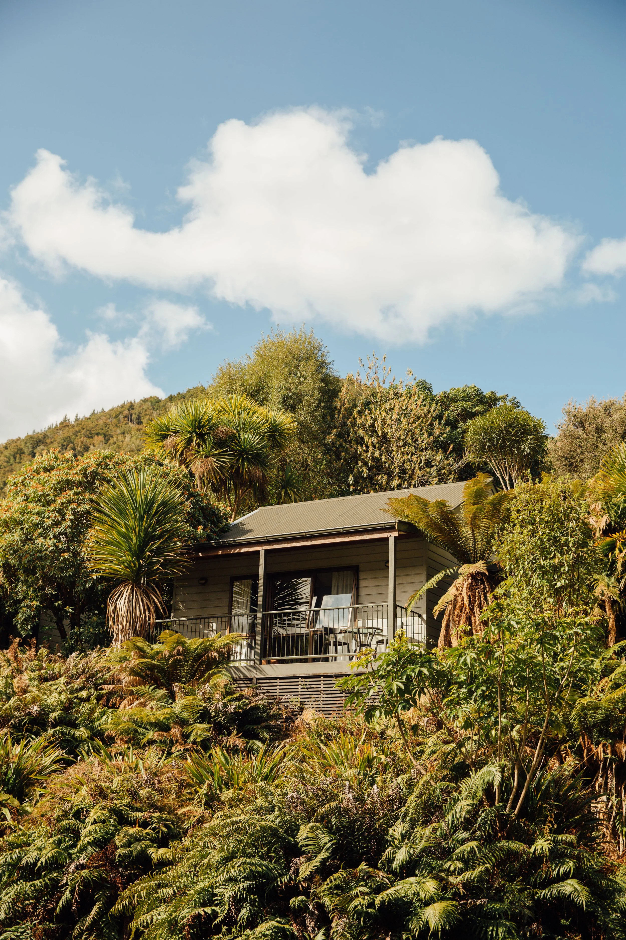 MaruiaRiverRetreat_LuxeVilla_MolawinEvangelista_Oct2022 (4).jpg