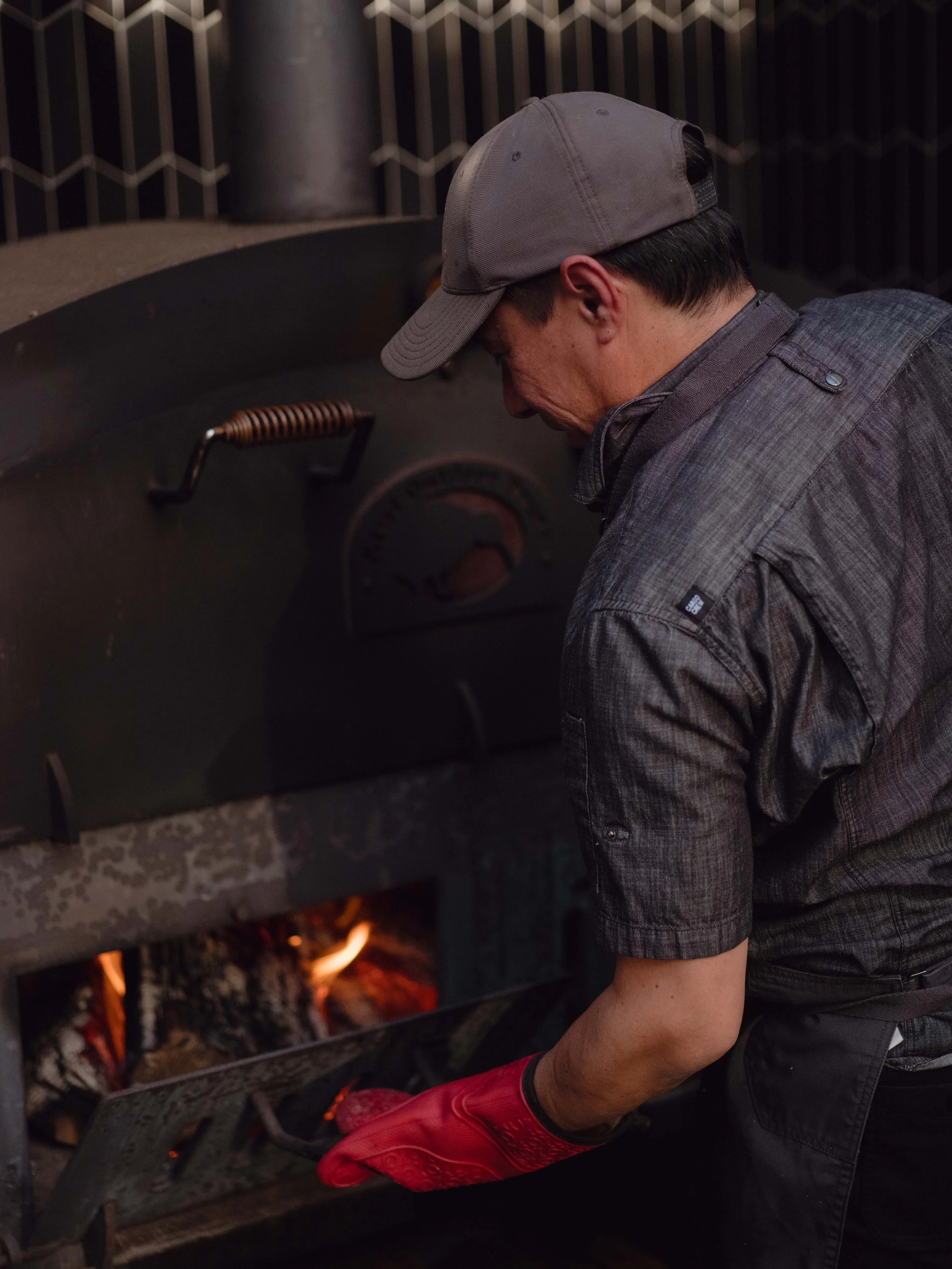 Maruia River Retreat NZ Outdoor oven dining