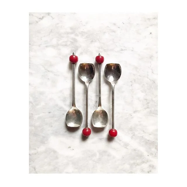 Vintage sugar spoons
.
.
.
.
#spoons #antiques #vintage #silverplate #bakelite #epns #sheffield