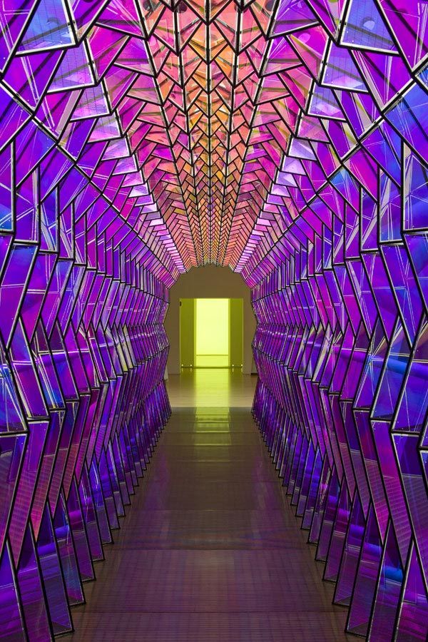 Olafur Eliasson, One-way colour tunnel , 2007.