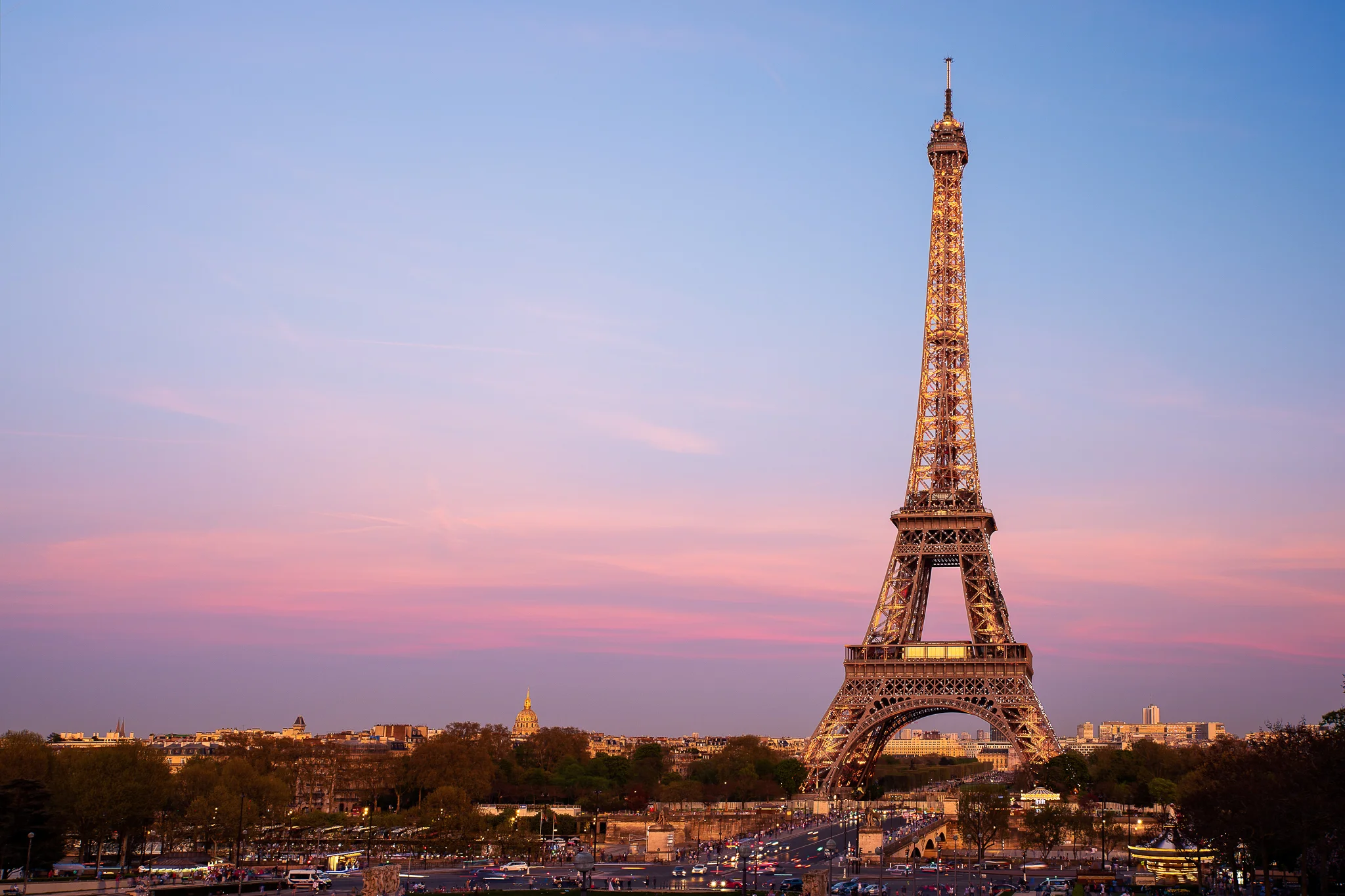 Tour Eiffel au coucher du soleil.jpg