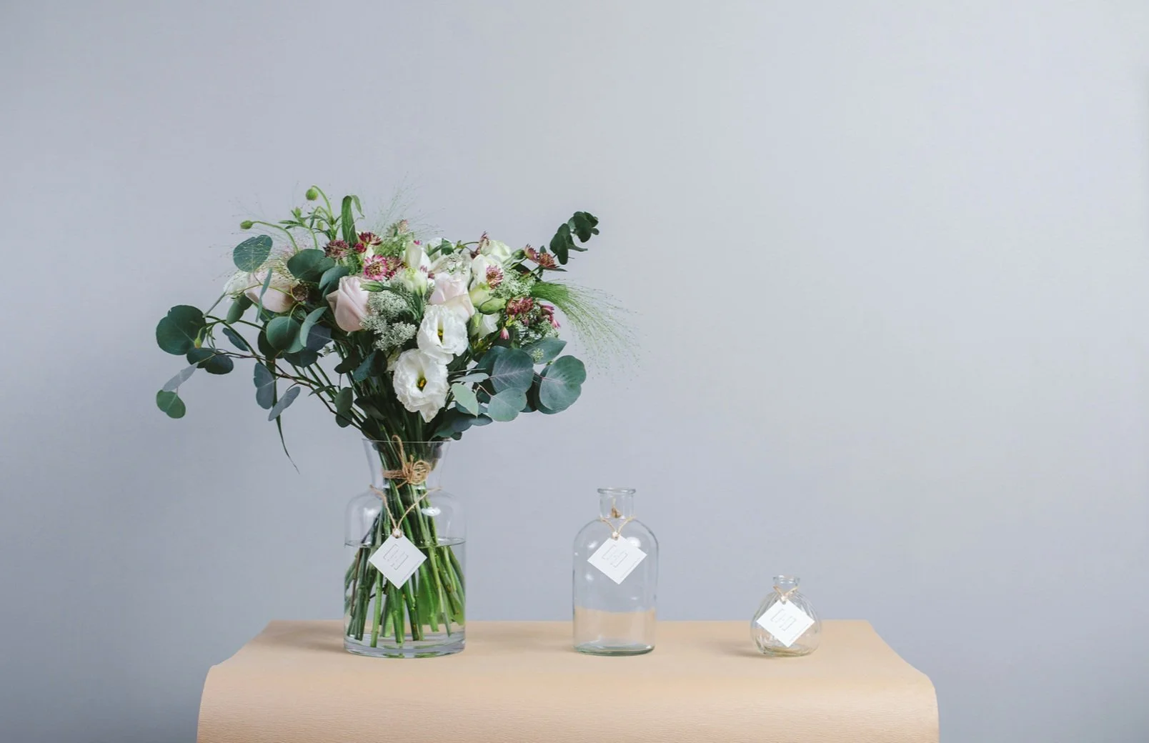 Set with a vase + 2 flower jars - One Day (2026 Feb)