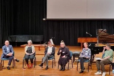 A couple of chatty days talking about #artisticresearch on panels at @monash.arts and @sydneycon . Such stimulating discussions and framings showing deep, intellectual engagements with the world. Thank you for inviting me. 📷 @kate_mcmillan_ and @Lou