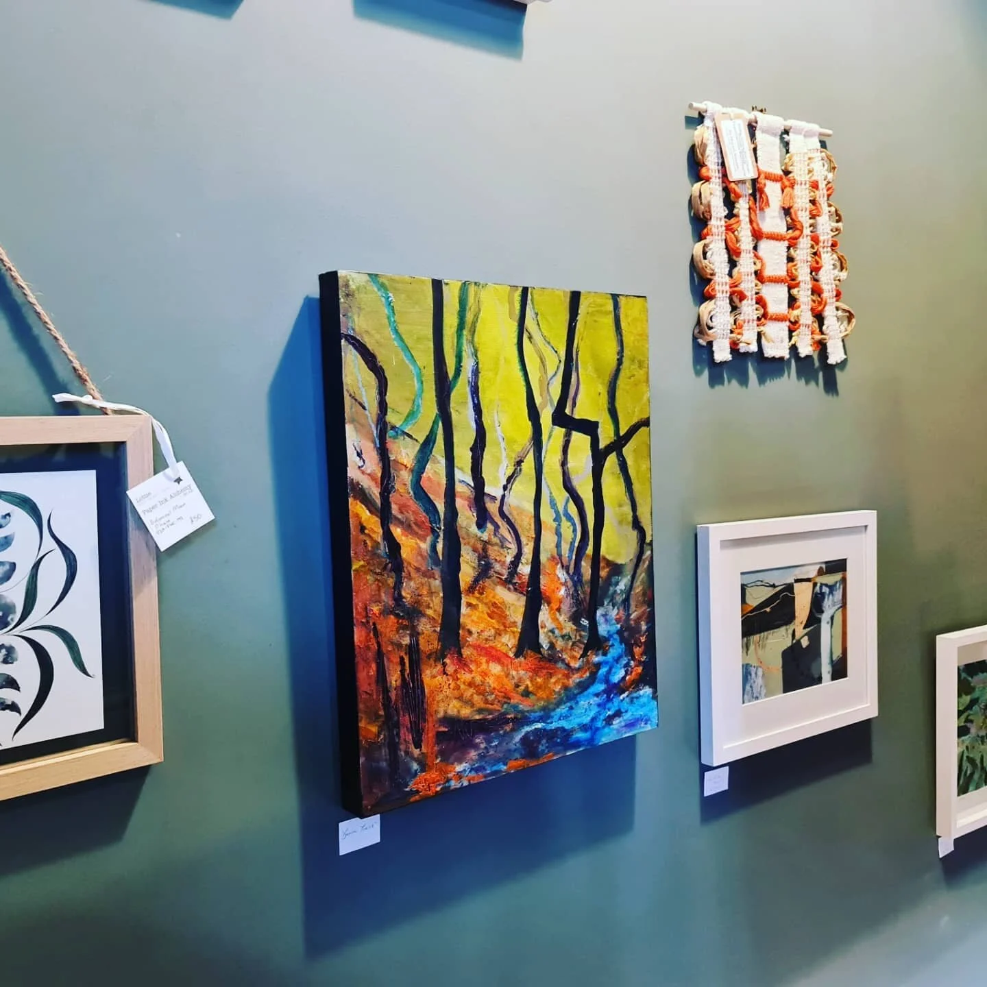 just popped into Oil and Oak @oil.and.oak in Hay on Wye.  they have displayed some of my paintings aside all the other talented artists and makers in a fabulous way.  An eclectic cornucopia of delight!! 
 #giftideas #haybluff #hayonwye #paintingsofmo