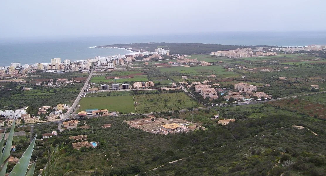 Mallorca's economy is largely based on tourism, and hotels are being build all along the coast. Urban sprawl is destroying agricultural land on a large scale - this land is lost forever. But what can I say? I stayed in one of these hotels myself.