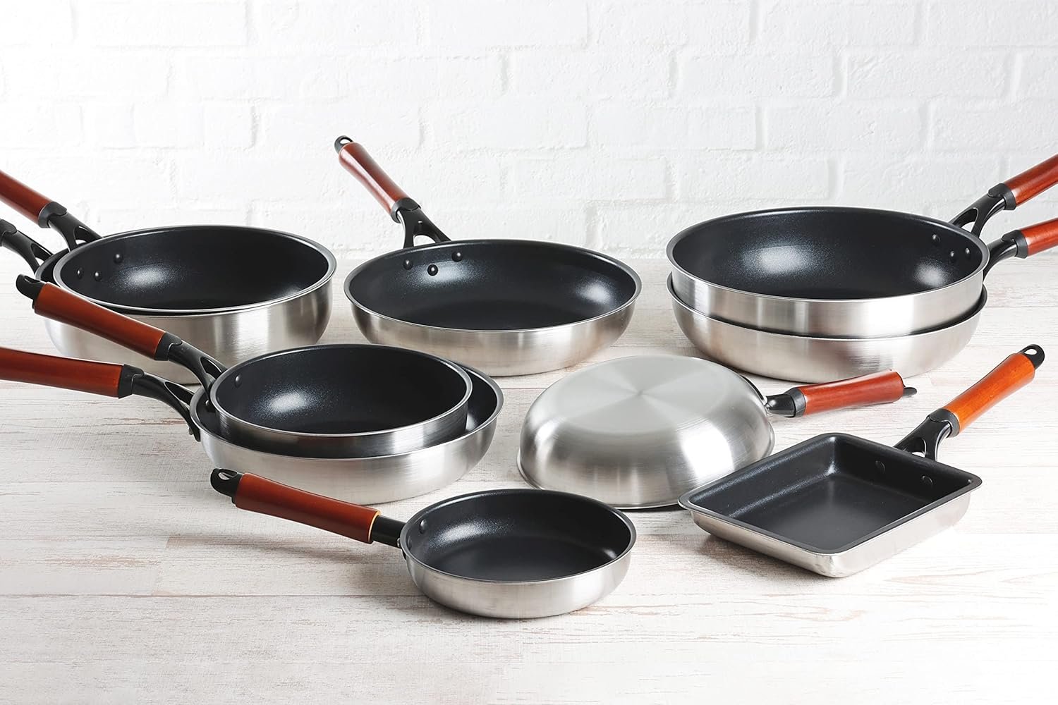 Fast &amp; Efficient Cooking with the Fast Cook 2-Layer Diamond-Coated Frying Pan