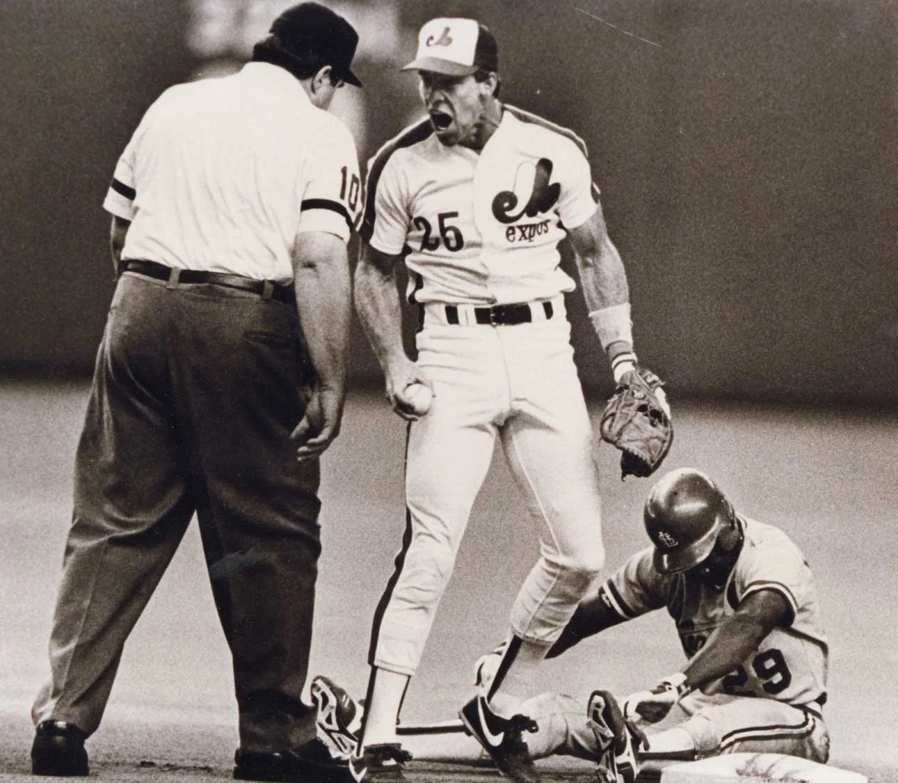 Rex Hudler on the field with the Expos