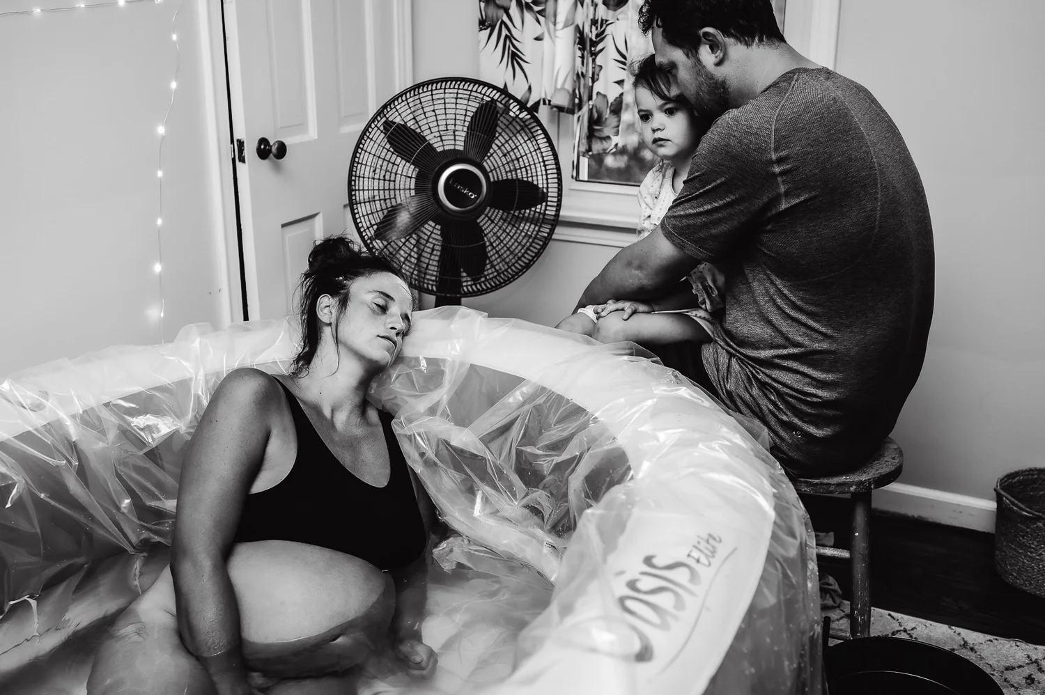 Royal-Oak-Homebirth-Photographer-Jennifer (1).jpg