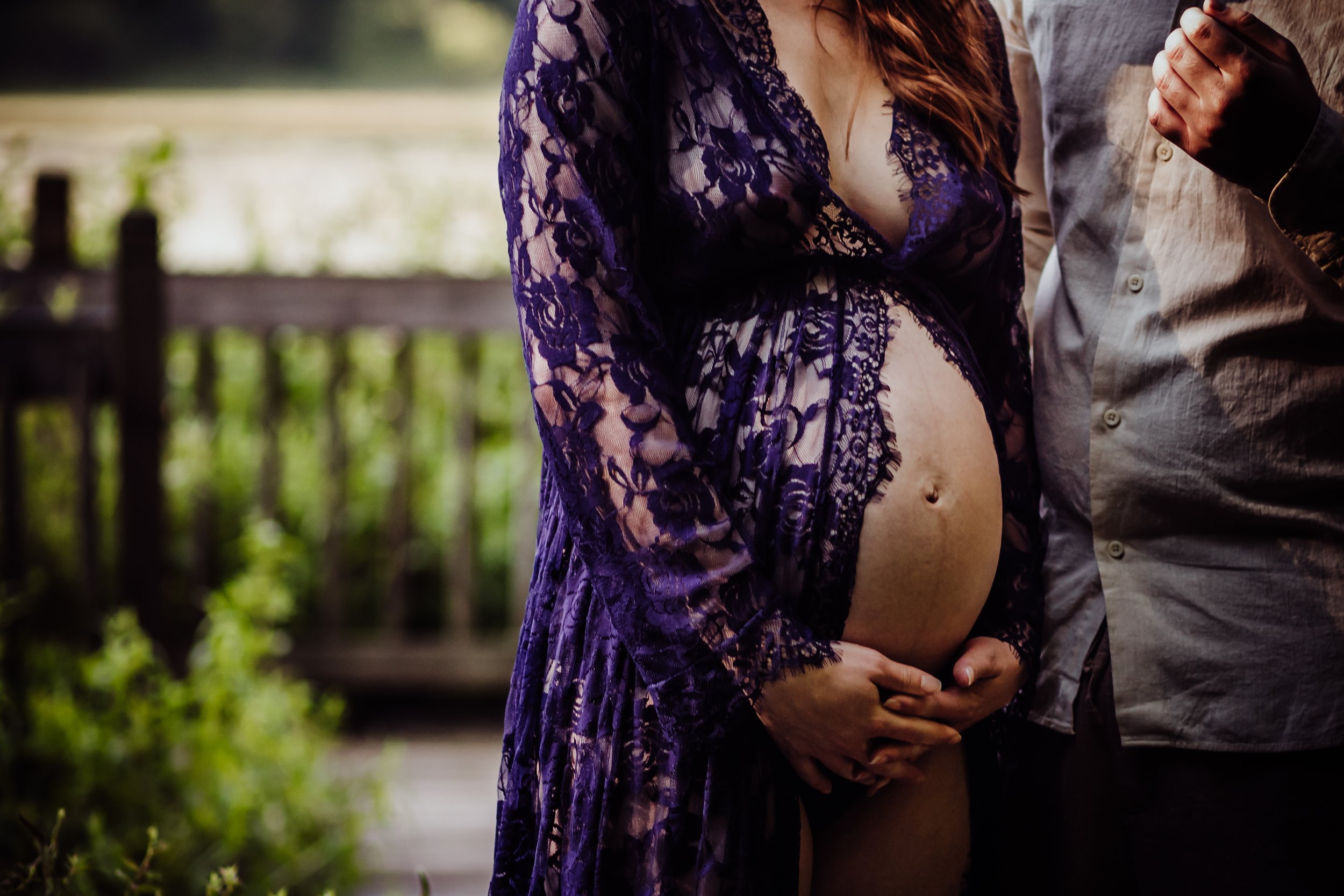 Chelsea-Michigan-Maternity-Photographer (27).jpg