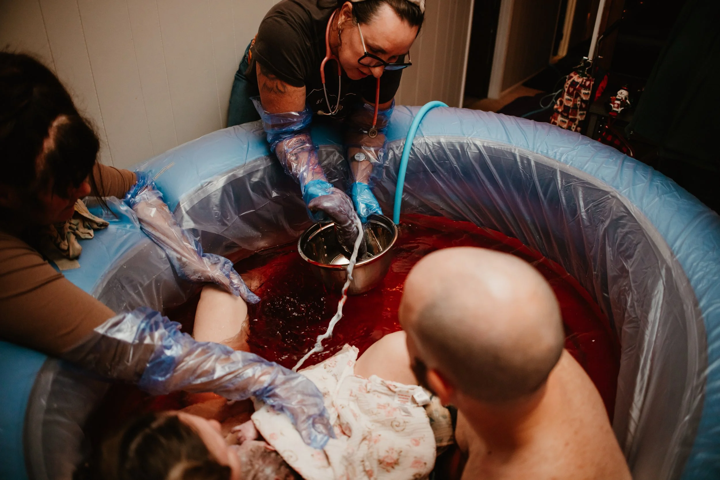 Birth-photography-at-home-MD (123).jpg