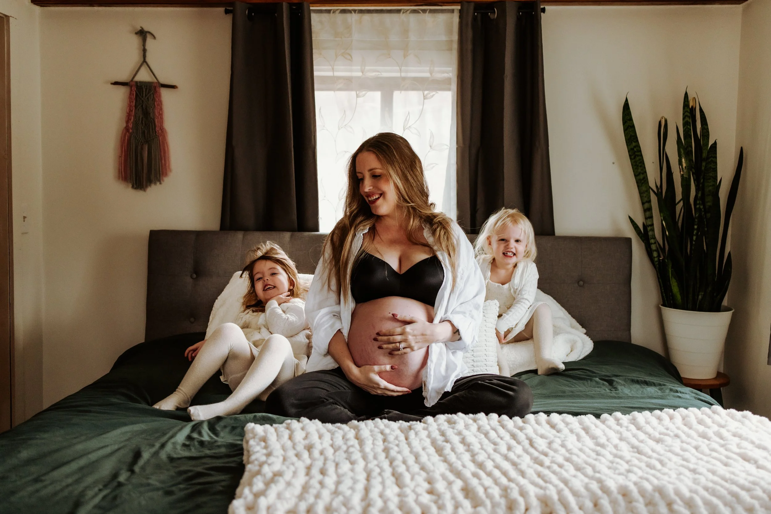 Maternity-Cottage-Session-Em-7.jpg