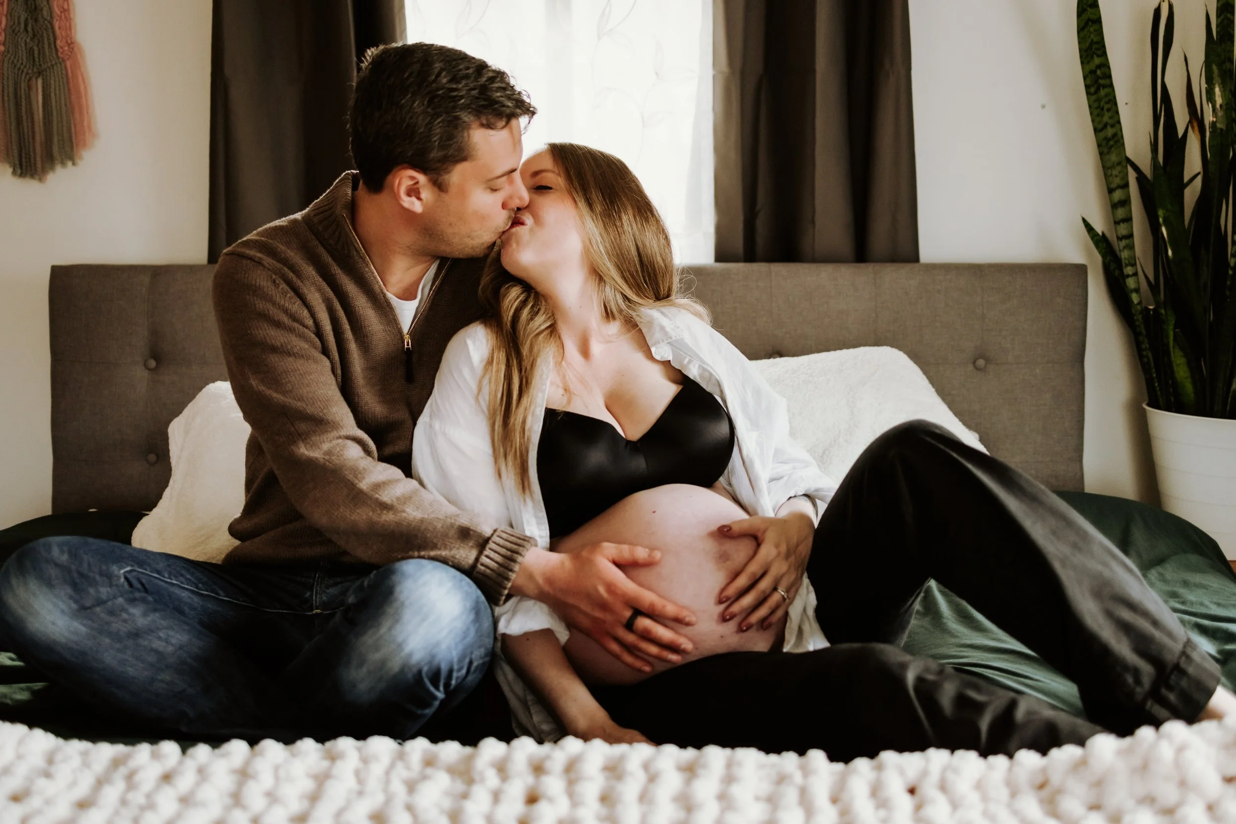 Maternity-Cottage-Session-Em-21.jpg