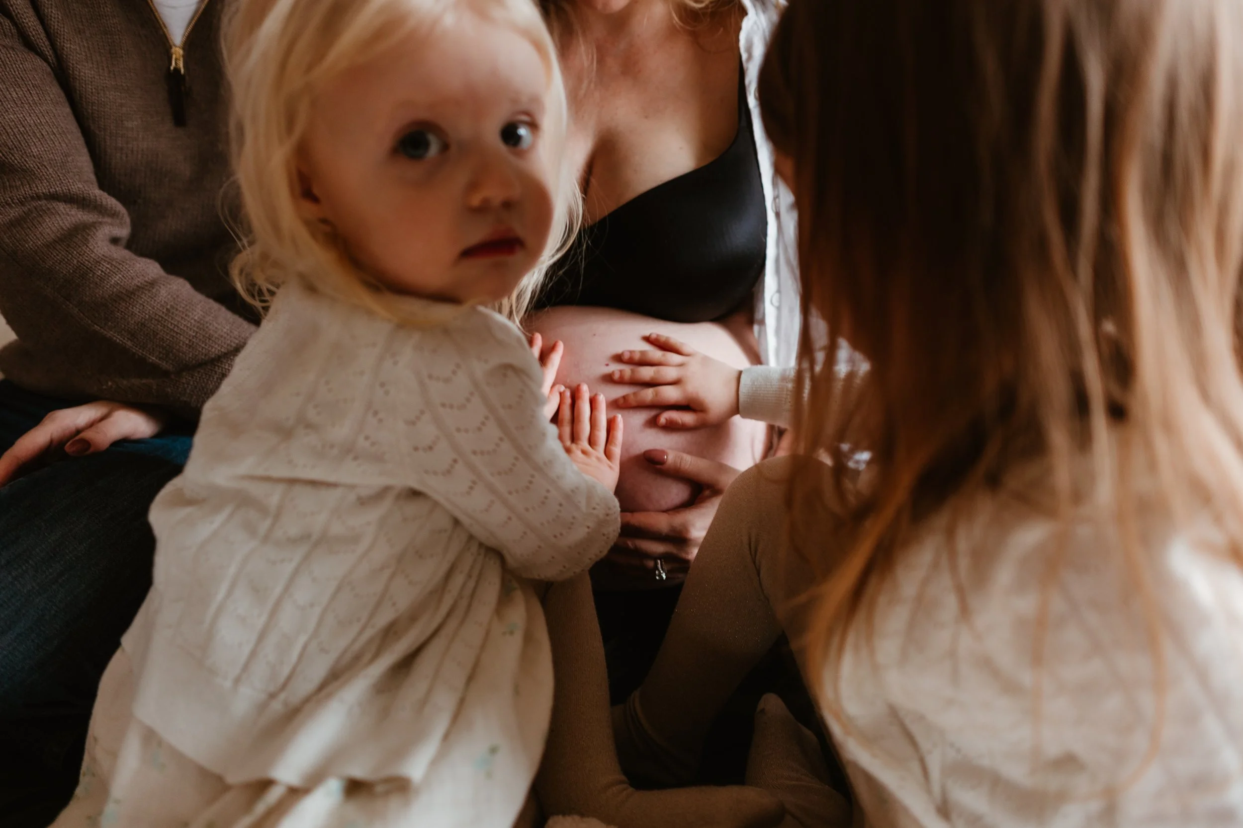 Maternity-Cottage-Session-Em-92.jpg