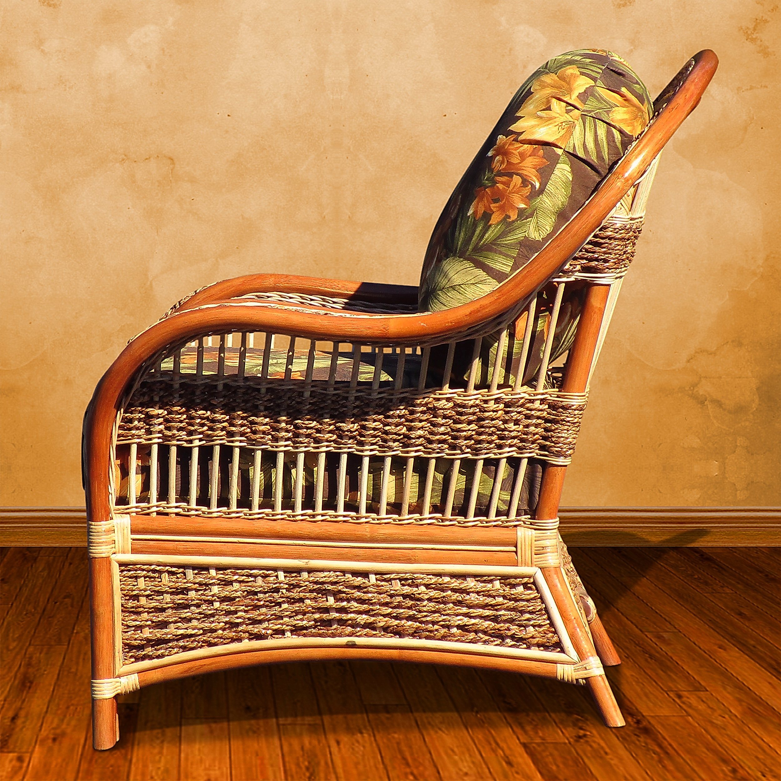SI ARMCHAIR BROWN  01 UPGRADE TAN WALL.JPG