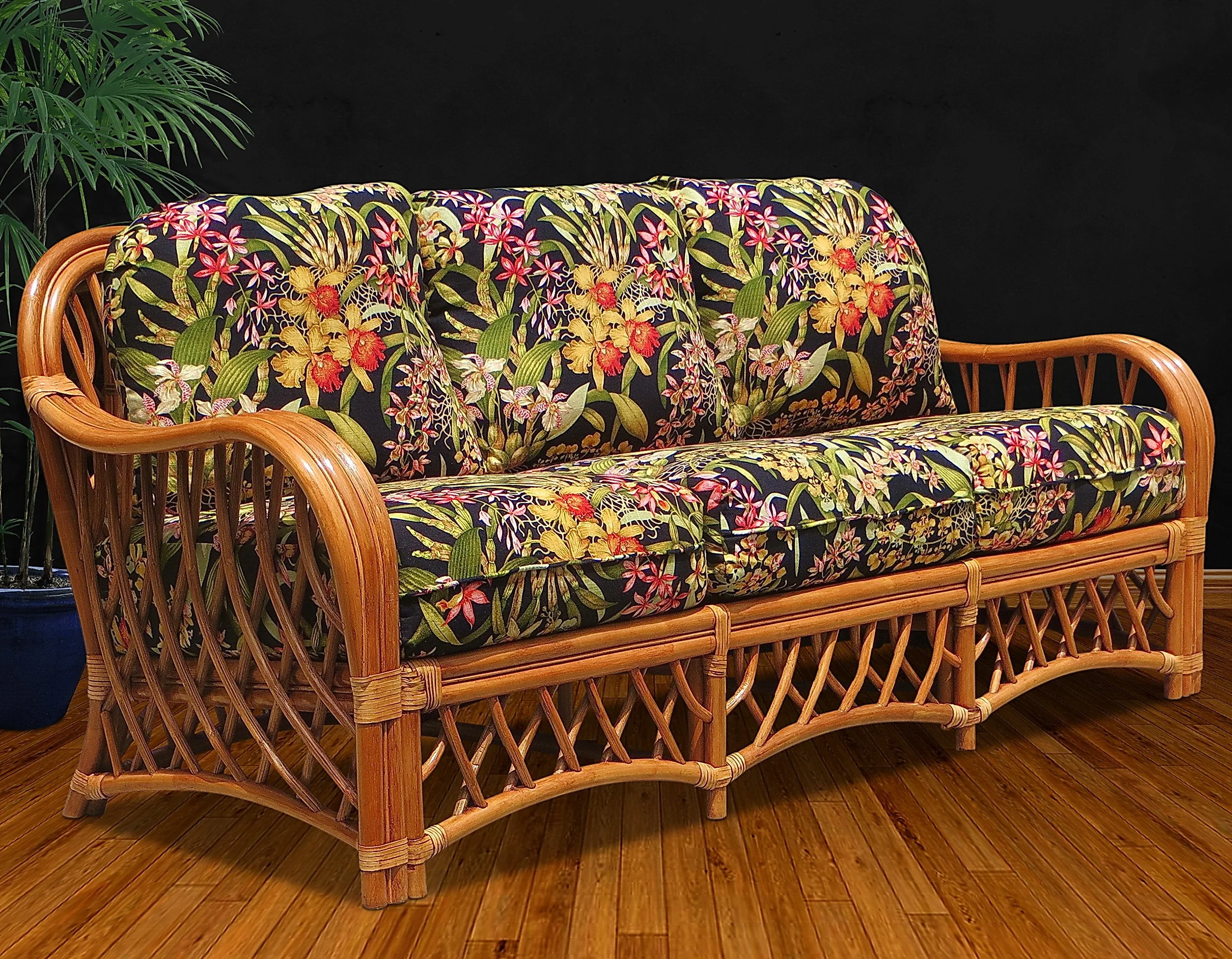 MONTEGO BAY SOFA 01 BLACK WALL.JPG