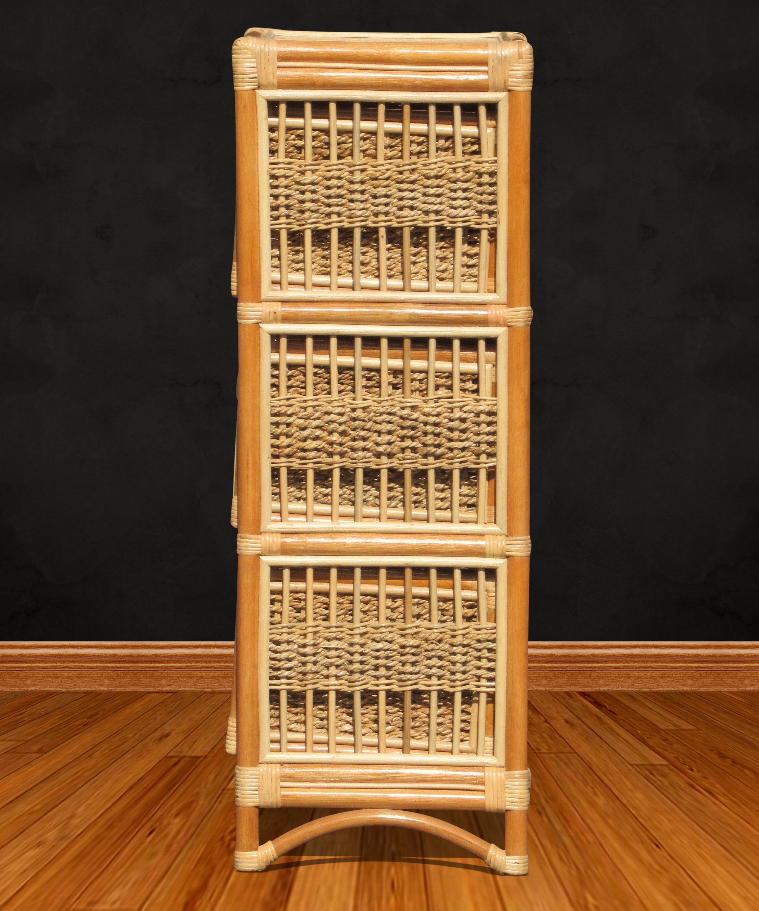 SI3D 02 BLACK WALL.JPG