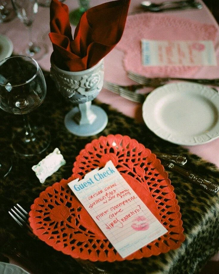 A love like yours deserves a place setting to match.❤️🍽🍷 If having a Valentine's Day wedding is your dream, visit our Pinterest page for some more inspo. 

📸 @ashleytruly 

 #valentinesdaywedding #placesetting #februarywedding