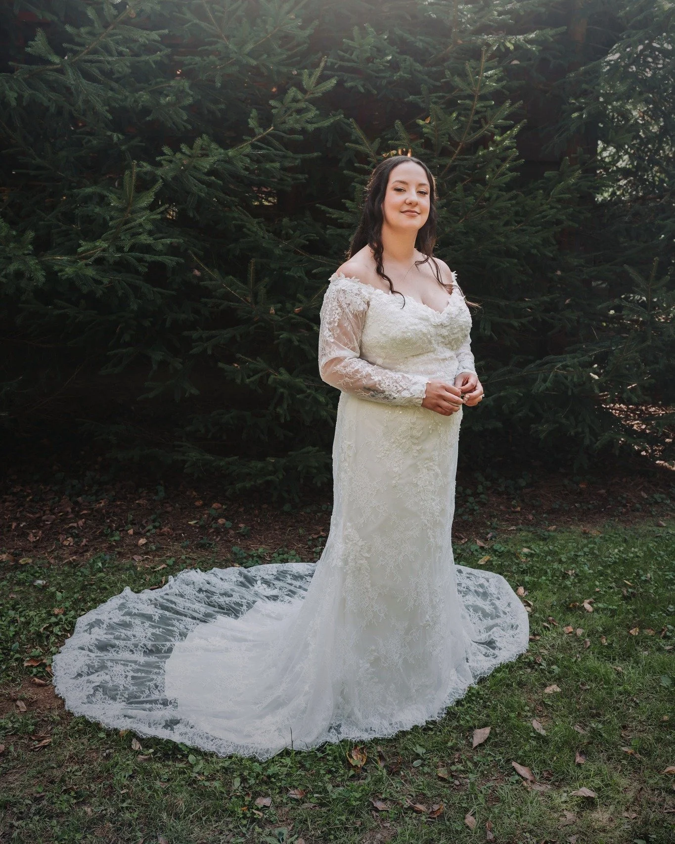 The best fairytales always begin in the forest...🌲💍💕 

👰&zwj;♀️ @kaylee.philpott 
📸 @stephanieflock_photography 

#bridalportrait #merryledgesbride #soindianaweddings