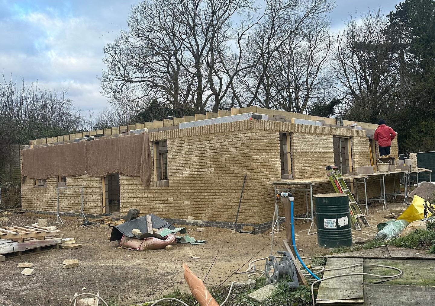 New build progressing nicely in Leckhampton 🏡👷🏻&zwj;♂️🧱

#newbuild #cheltenham #selfbuild #gloucestershire