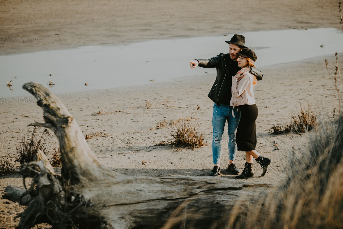 seaside engagement 05.jpg