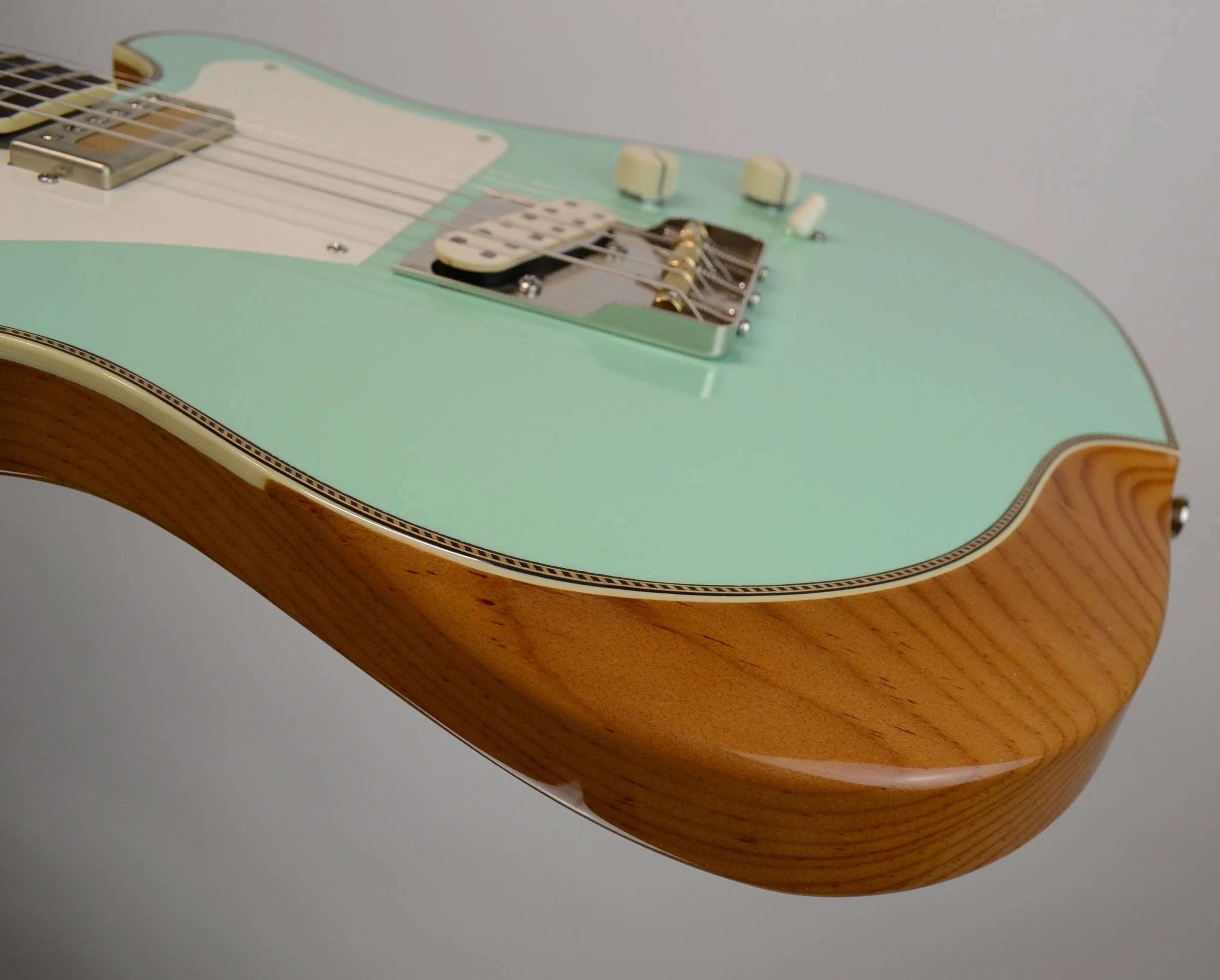 Bruce Guitars The Ellary Deluxe, surf green, withh gemini pickups